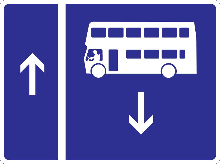 Bandă pentru autobuze în contrasens pe partea dreaptă.